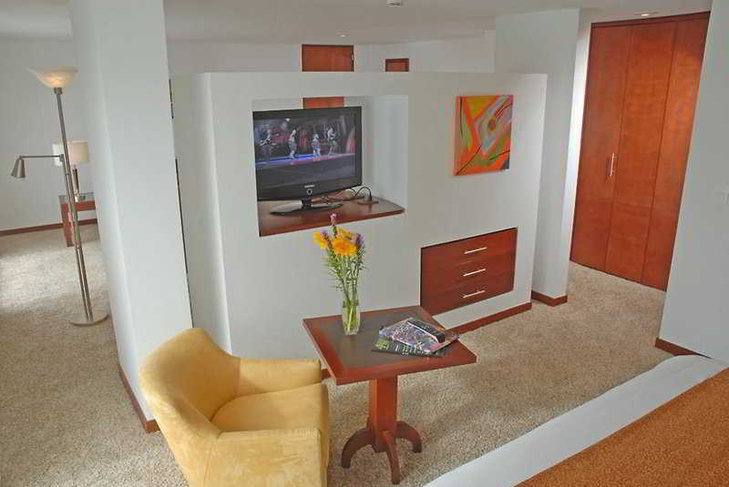 Nh Bogota Pavillon Royal Hotel Buitenkant foto