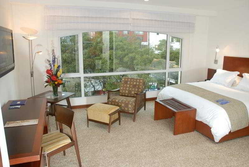 Nh Bogota Pavillon Royal Hotel Buitenkant foto